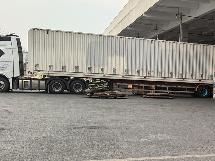 洛陽整車物流15米平板貨車